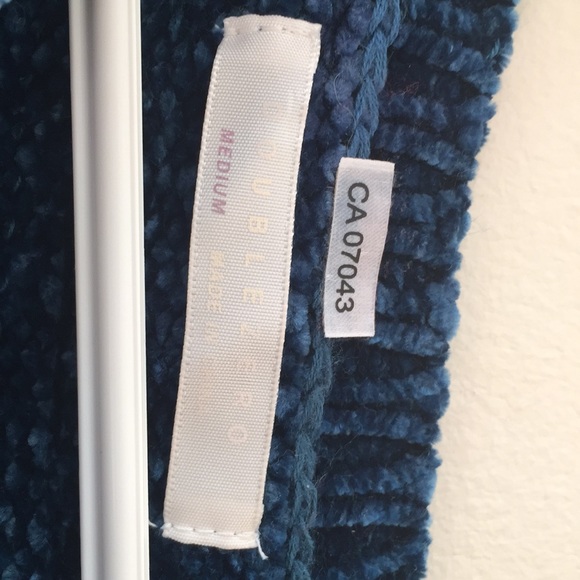 Soft Blue Sweater - Picture 4 of 5